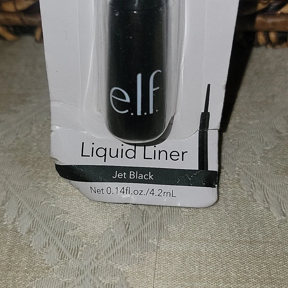 e.l.f. Expert Liquid Liner